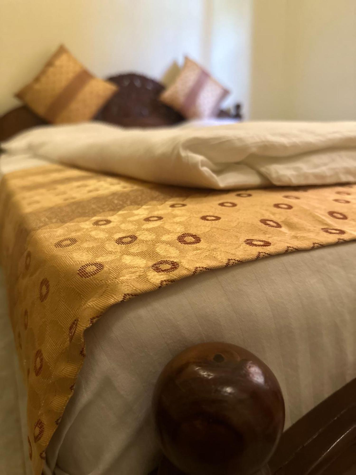 N Joy Inn Trincomalee Eksteriør billede